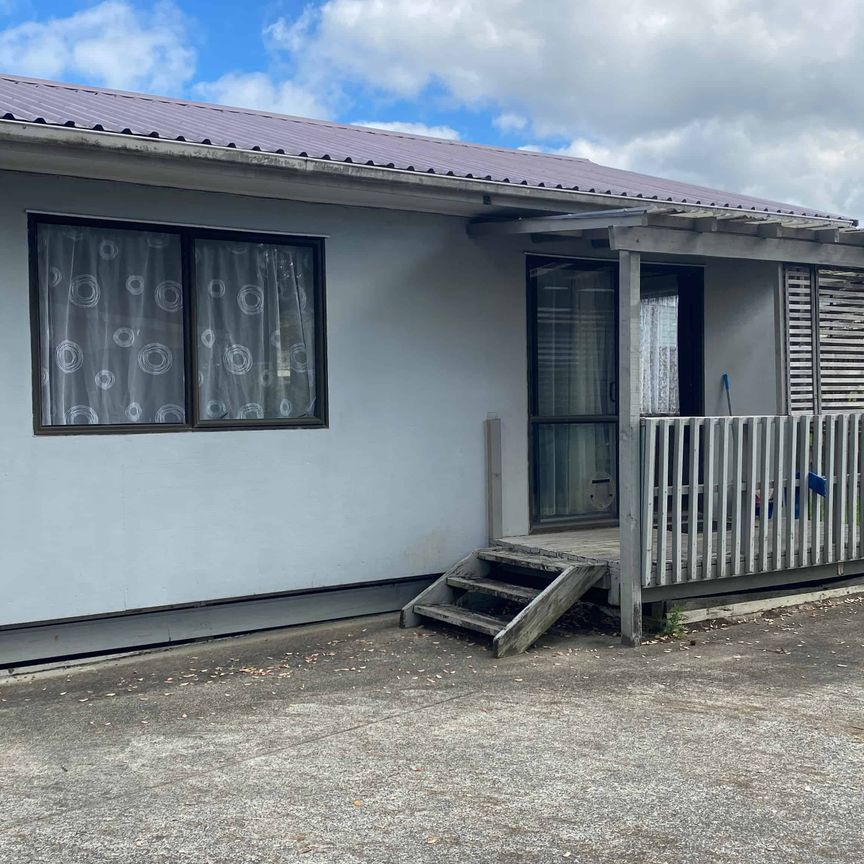 Te Atatu south - 1 bedroom - Photo 1