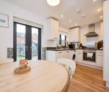 2 Bed Semi-Detached House, Mercator Close, SO16 - Photo 2