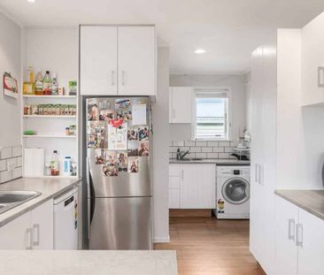 Family home - Photo 1