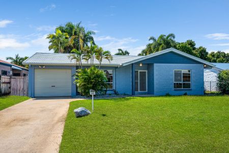 Four Bedroom Home in Mount Louisa - Photo 3