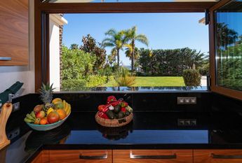 Luxury Villa for rent in Marbella Del Este, Andalusia