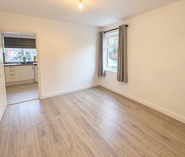 2 bedroom end of terrace house to rent - Photo 2