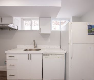 All Inclusive 2 Bedroom + Den Lower Unit in St. Catharines!! - Photo 2