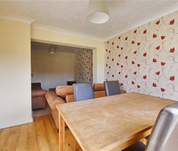 4 bedroom semi-detached house to rent - Photo 3