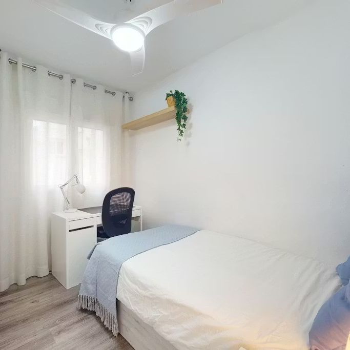 Carrer del Monestir de Poblet, Valencia, Valencian Community 46015 - Photo 1