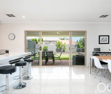 Open the Door to Modern Comfort in South Plympton - Photo 2