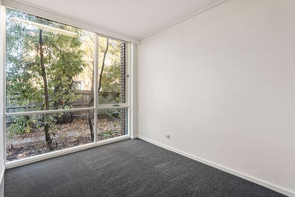 Two Bedroom Apartment with a Huge Outdoor Areas in a Quiet Street - Photo 1