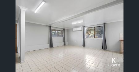 🏡 For Rent I 14 Minoa Street, Woodridge QLD 4114 ✨ Spacious Dual Living Home I Perfect for a Big Family! - Photo 2