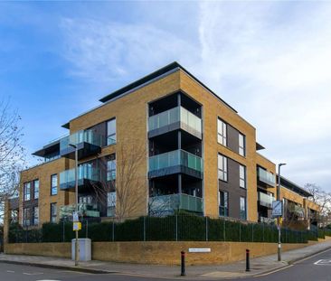 A fabulous two bed contemporary apartment with private balconies an... - Photo 1