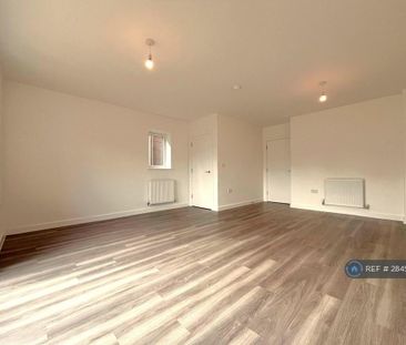 2 bedroom semi-detached house to rent - Photo 5