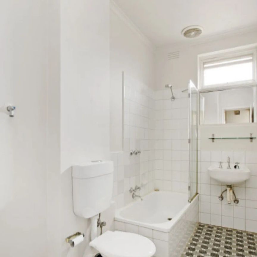 Position, Position, Position ! - Photo 1