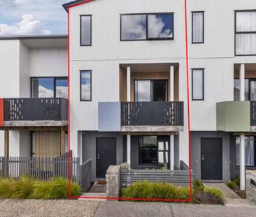 Hobsonville, 2 bedrooms + study, $670 - Photo 2