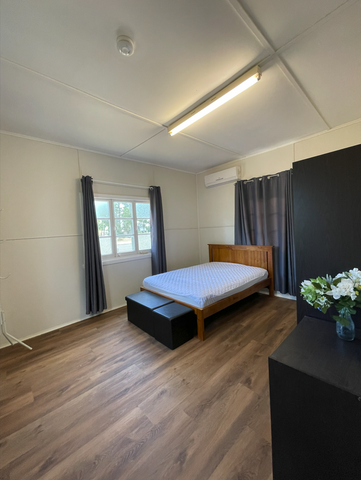 Charming 3-Bedroom Furnished Unit in Quiet Location - Photo 2