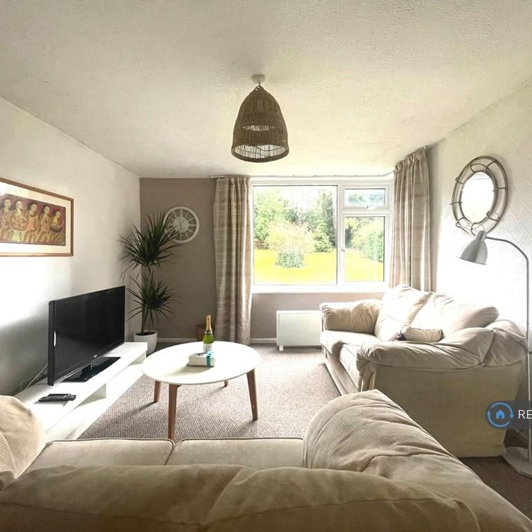 3 bedroom flat to rent - Photo 1