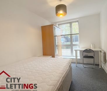 2 Bedroom Flat - Photo 3