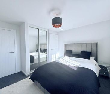 Penthouse Flat, Elmfield North Block, Southampton - Photo 4