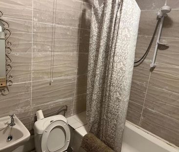 1 bedroom house of multiple occupation to rent - Photo 6
