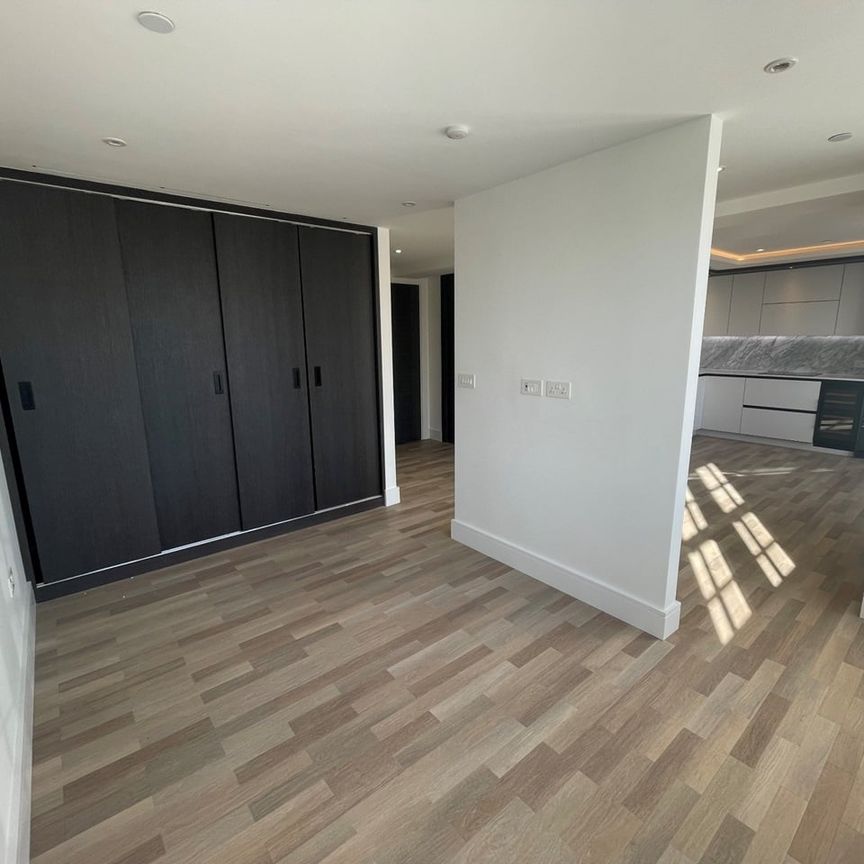 1 Bed Flat, Davies House, SE1 - Photo 1