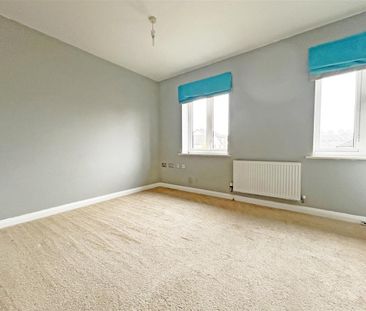 2 bedroom Semi-detached house to rent - Photo 3