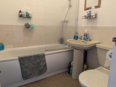 1 bedroom flat to rent - Photo 4