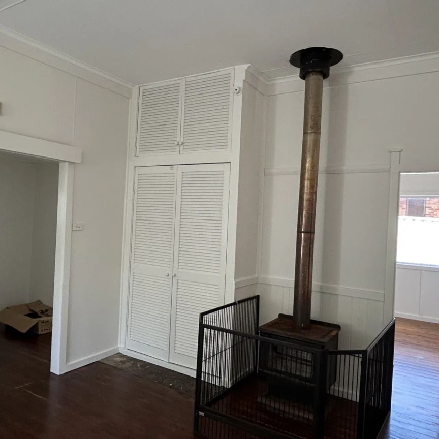 Renovated home close to everything! - Photo 1