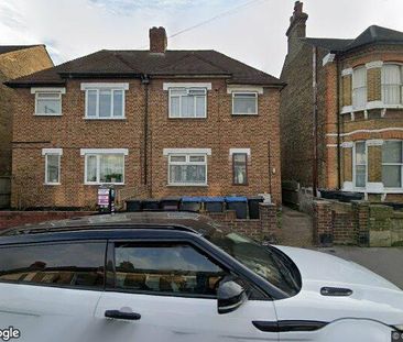 Room in a Shared Flat, London, SE25 - Photo 1