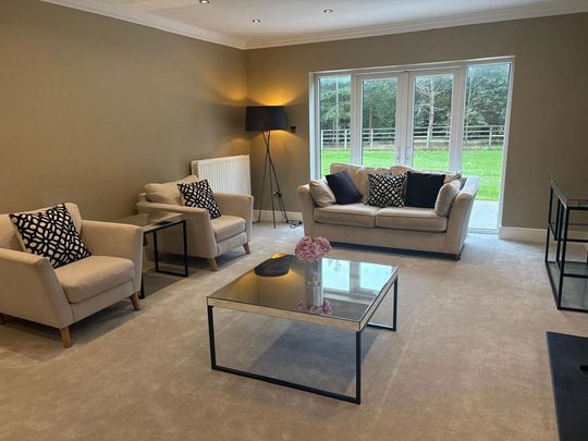 5 bedroom detached house to rent - Photo 1