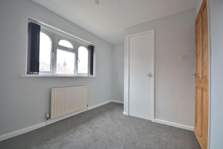 2 bedroom townhouse to rent - Photo 4