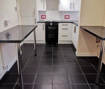 2 bedroom semi-detached house to rent - Photo 2