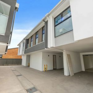 BRAND NEW HOME | Contemporary Living in a Convenient Marion Location - Photo 3
