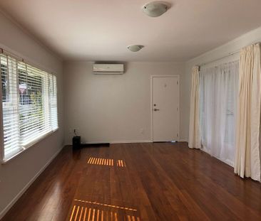 Sunny 1 bedroom unit (All bills included in rent) - Photo 2