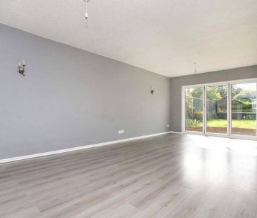 4 bedroom detached house to rent - Photo 3