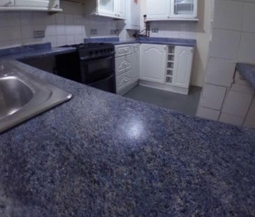 Ground Floor Flat 2 Bedroom Flat at , Courtland Close, Watford, WD2... - Photo 2