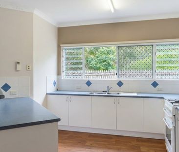 UNFURNISHED Spacious Family Living in a Peaceful Brinsmead Location - Photo 3