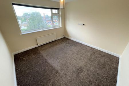 4 bedroom House To Let - Photo 4