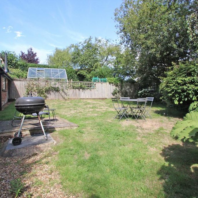 2 bedroom bungalow to rent - Photo 1