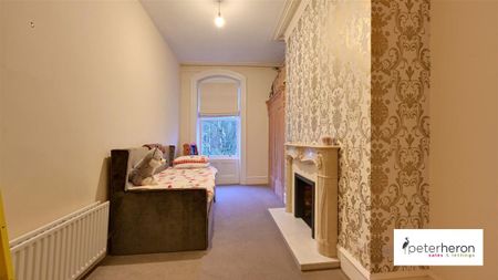 3 bedroom flat to rent - Photo 5