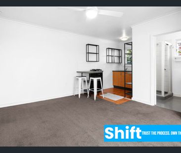 Shifting to St Kilda? Get in before Christmas - Photo 2