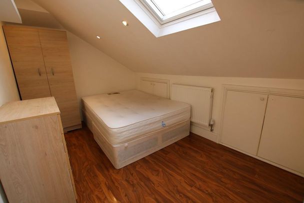 4 bedroom flat to rent - Photo 1