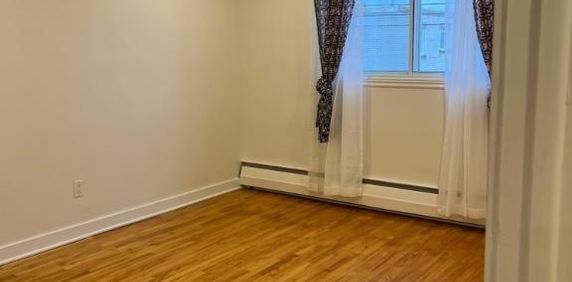 LaSalle 5 1/2 Renové ensoleillée - Photo 2