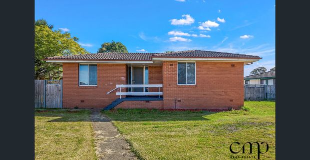 Cozy and Convenient Living! - Photo 1