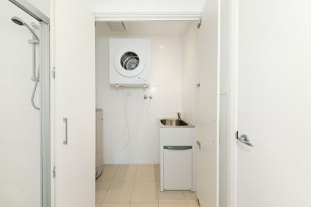 Light and Bright - Leafy, Treetop Views - Photo 3