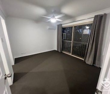 Broadwater Precinct 4 Bed Home - Photo 3