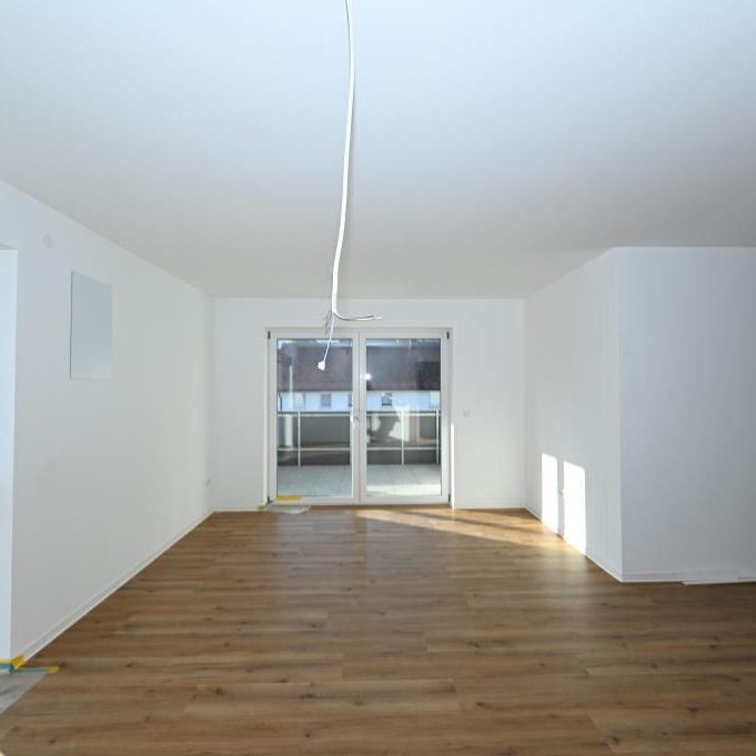 Neubau-Erstbezug! Sonnenverwöhnte 3-Zimmer-Wohnung mit großem Südwestbalkon Seubersdorf - Zentral - Photo 1