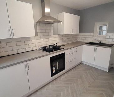 2 bedroom end of terrace house to rent - Photo 3