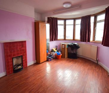 4 bedroom semi-detached house to rent - Photo 4