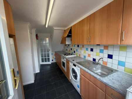 3 bedroom terraced house to rent - Photo 5
