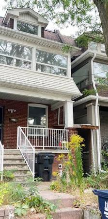 Spacious 3 + Den near Dupont - Lansdowne - Photo 1