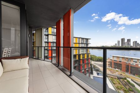 Experience Luxury Living with Ultimate Convenience - Photo 2