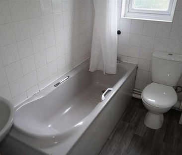 Caversham Avenue, Shoeburyness, SS3 - Photo 4